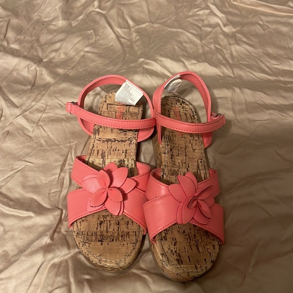 Adorable girls wedges. Size 1. EUC - Picture 3 of 6